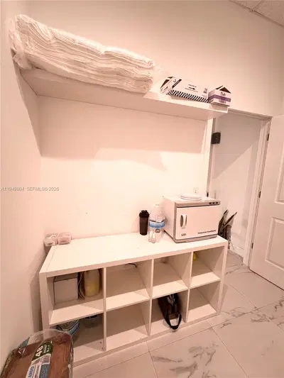 Established Nail Salon with Loyal Clientele