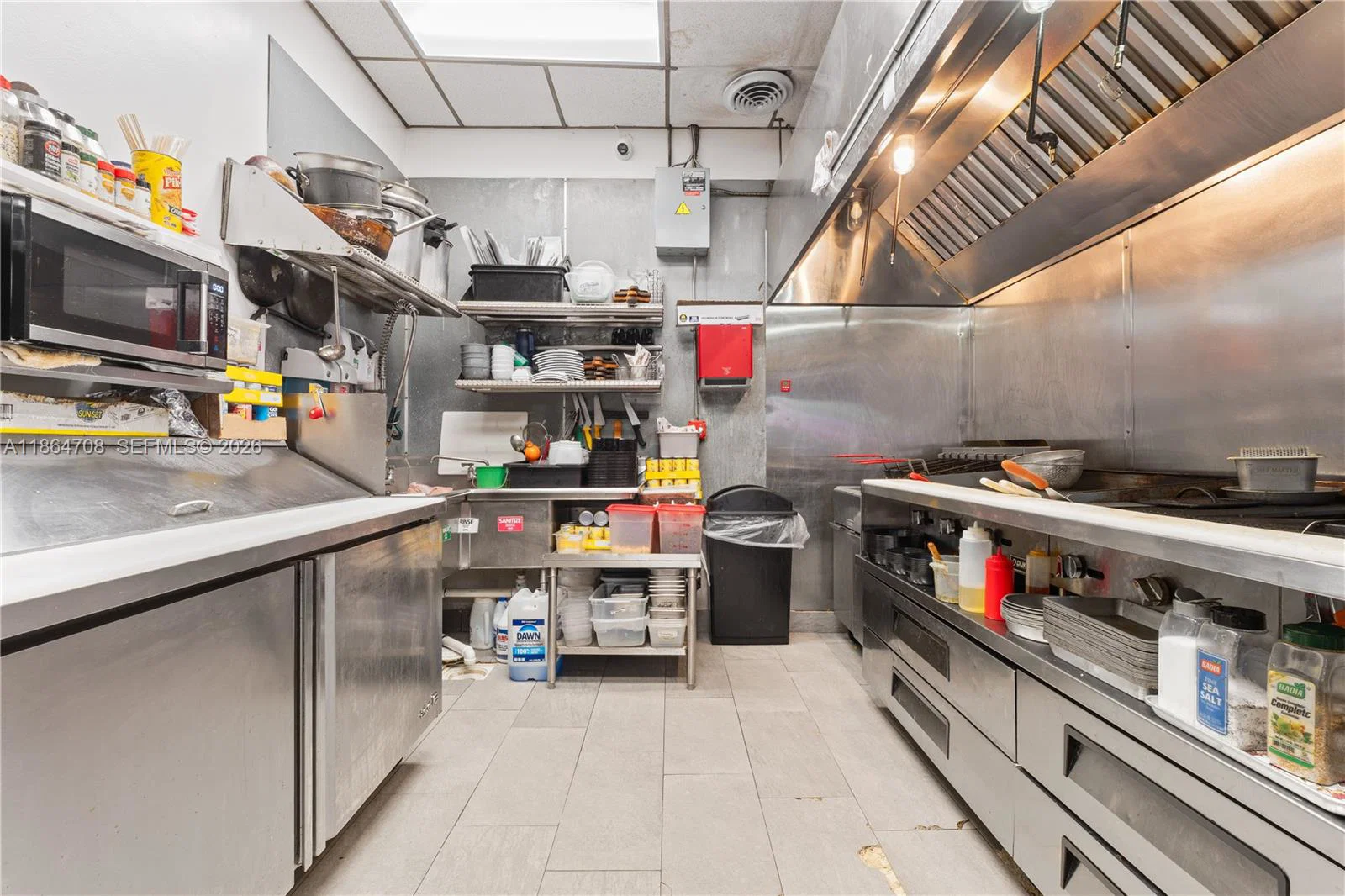 Turnkey Restaurant with Prime Shopping Center Location