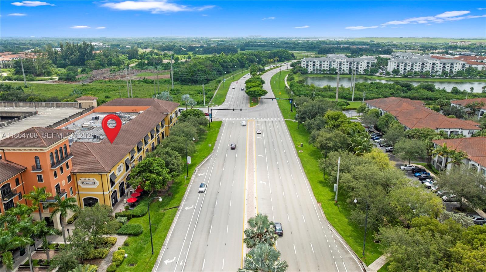 Turnkey Restaurant with Prime Shopping Center Location