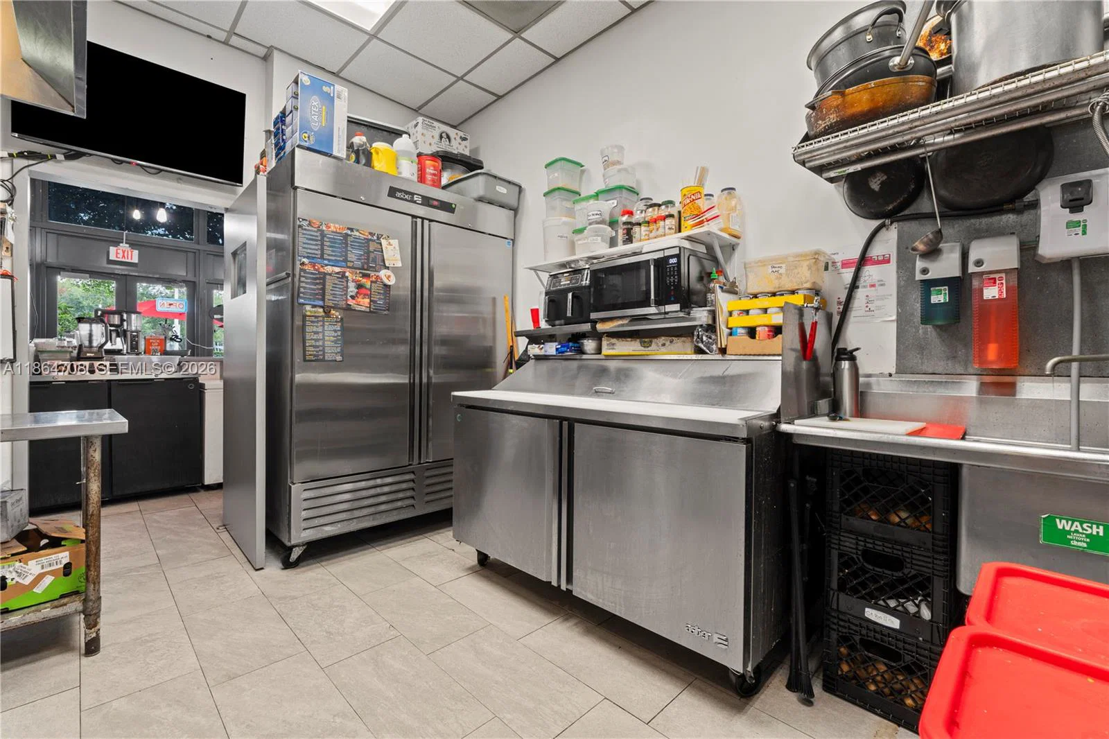 Turnkey Restaurant with Prime Shopping Center Location