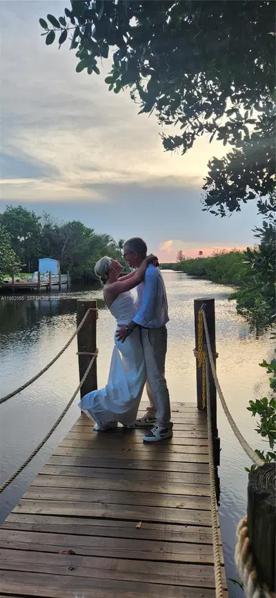 Premier Waterfront Bed  Breakfast and Special Events Venue