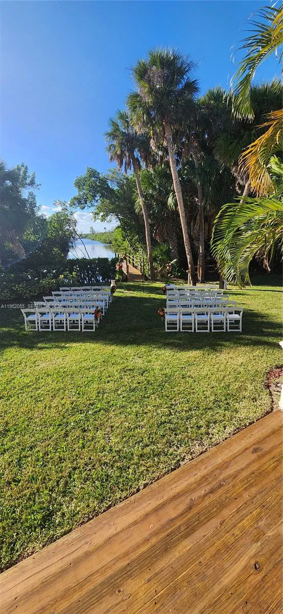 Premier Waterfront Bed  Breakfast and Special Events Venue