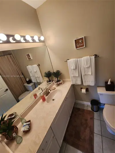 Premier Waterfront Bed  Breakfast and Special Events Venue