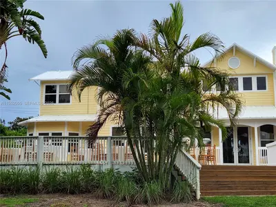 Premier Waterfront Bed  Breakfast and Special Events Venue