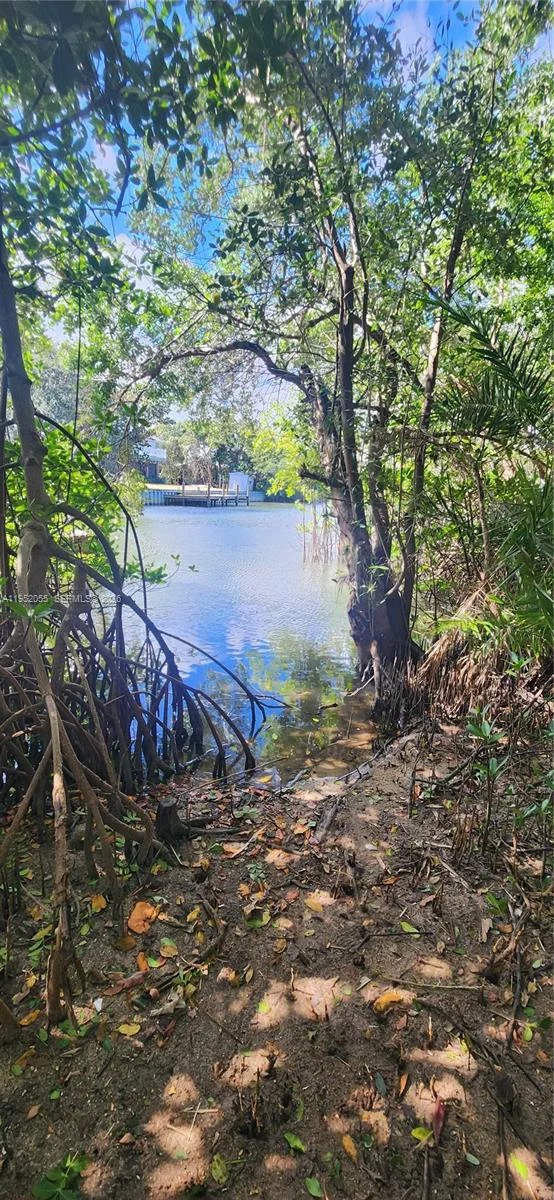 Premier Waterfront Bed  Breakfast and Special Events Venue