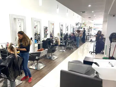 Established Beauty Salon with High Visibility Location