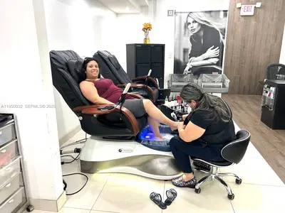 Established Beauty Salon with High Visibility Location