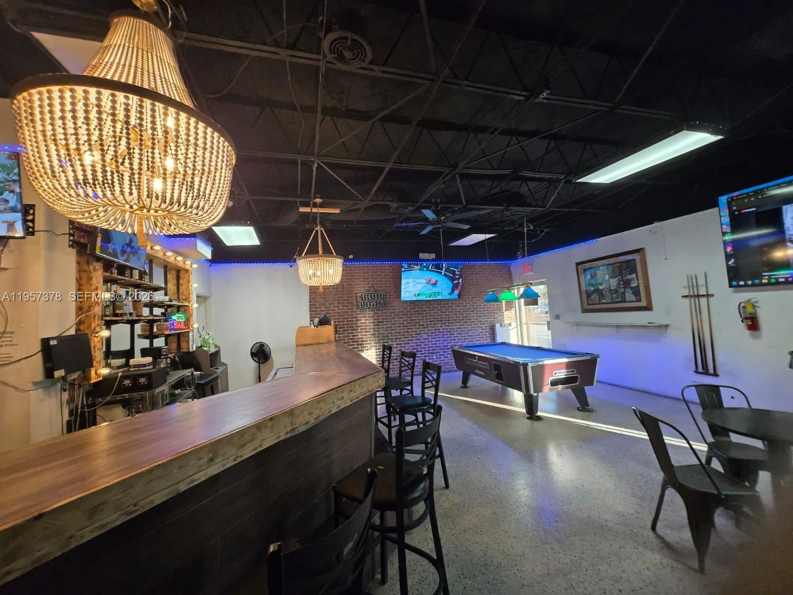 Turnkey Restaurant and Bar with 2COP License