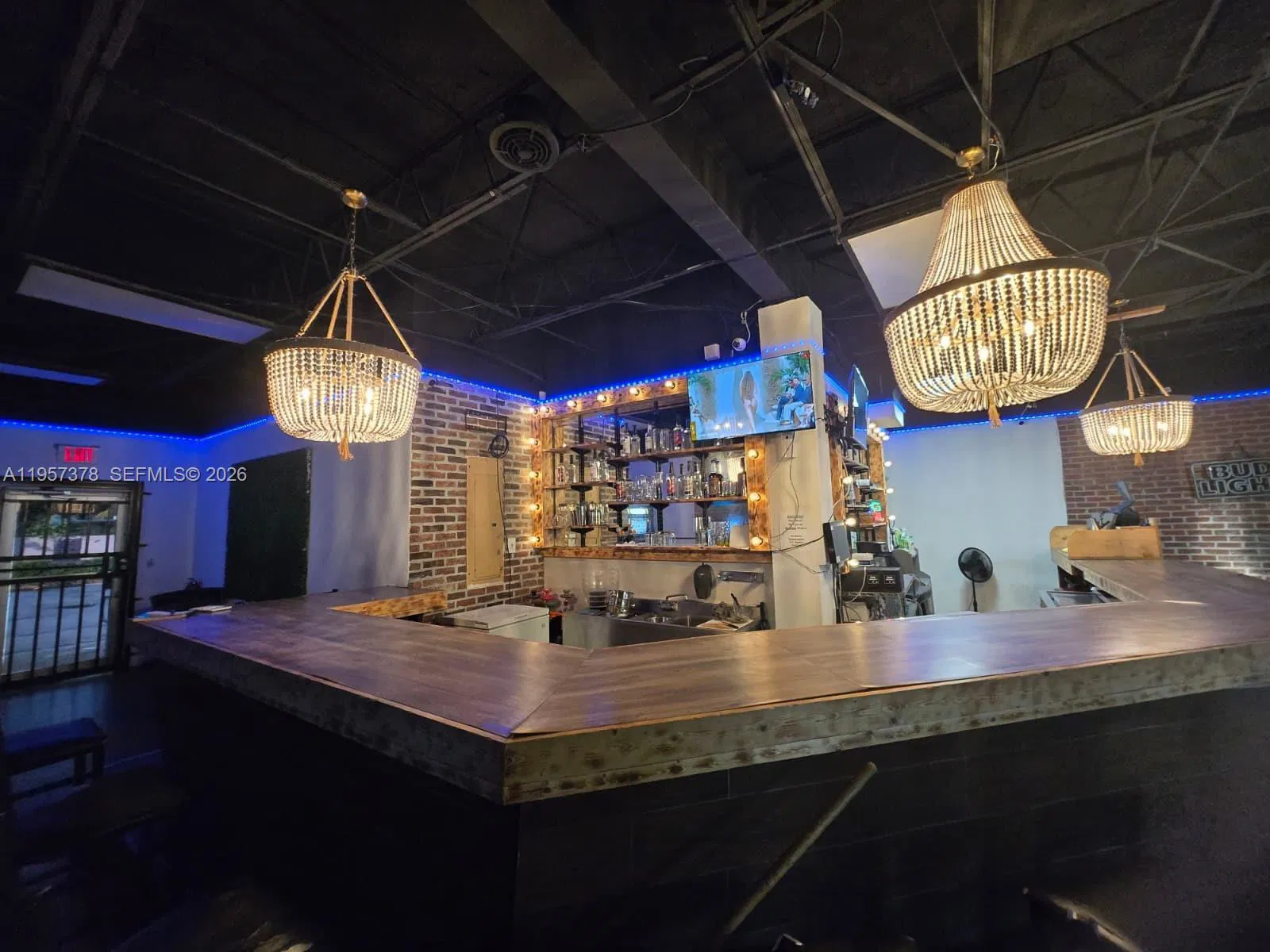 Turnkey Restaurant and Bar with 2COP License