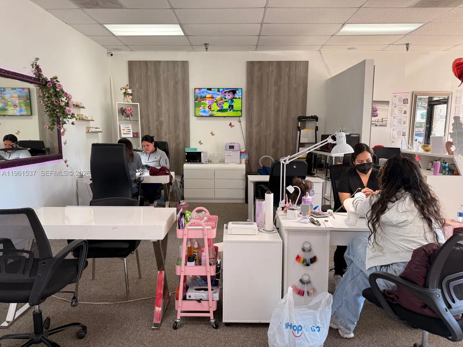 Established Beauty Salon with Strong Lease Terms