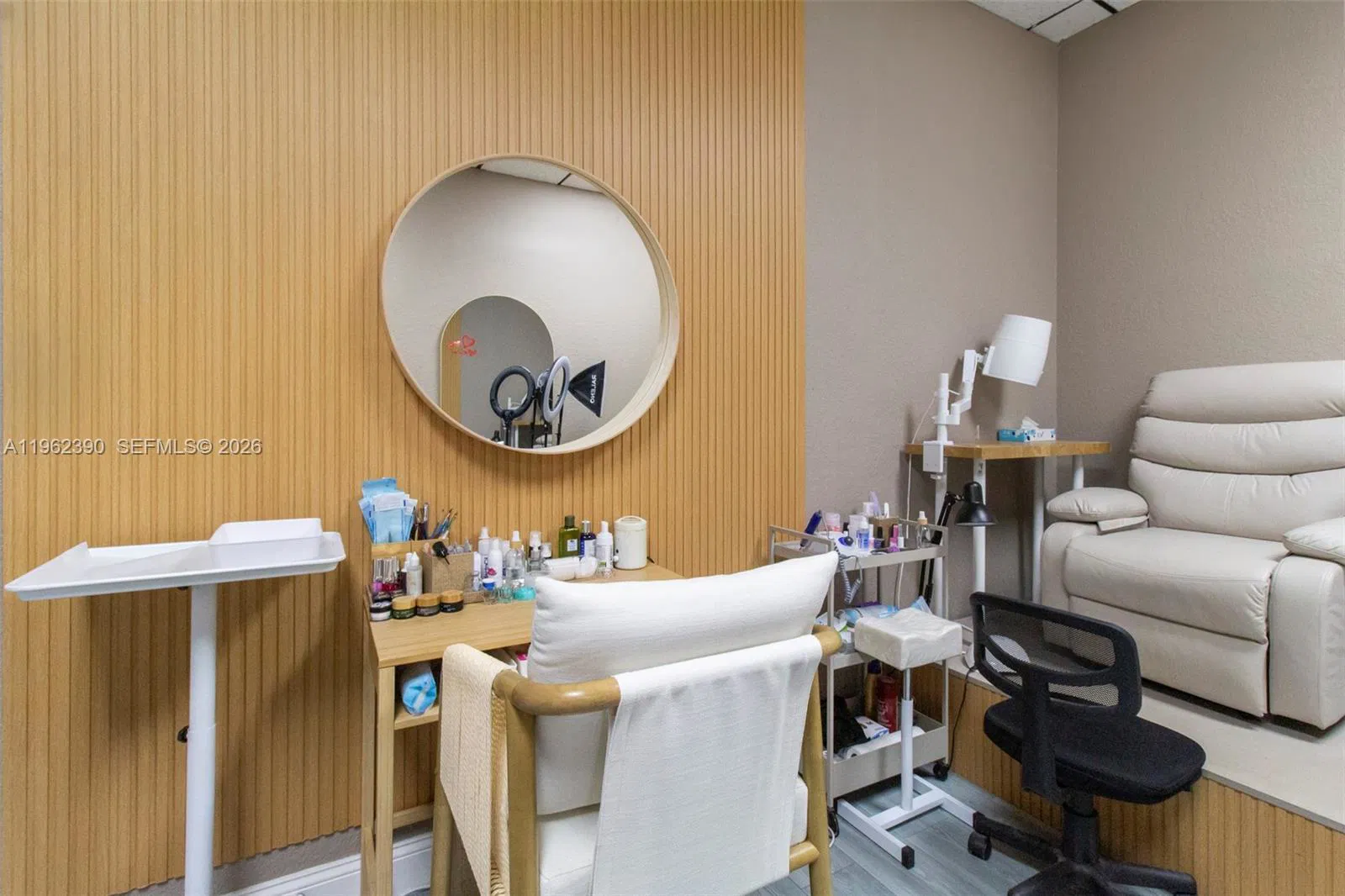 Profitable Beauty Salon with an Exceptionally Affordable Lease