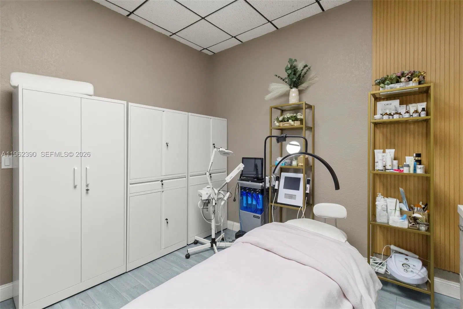 Profitable Beauty Salon with an Exceptionally Affordable Lease