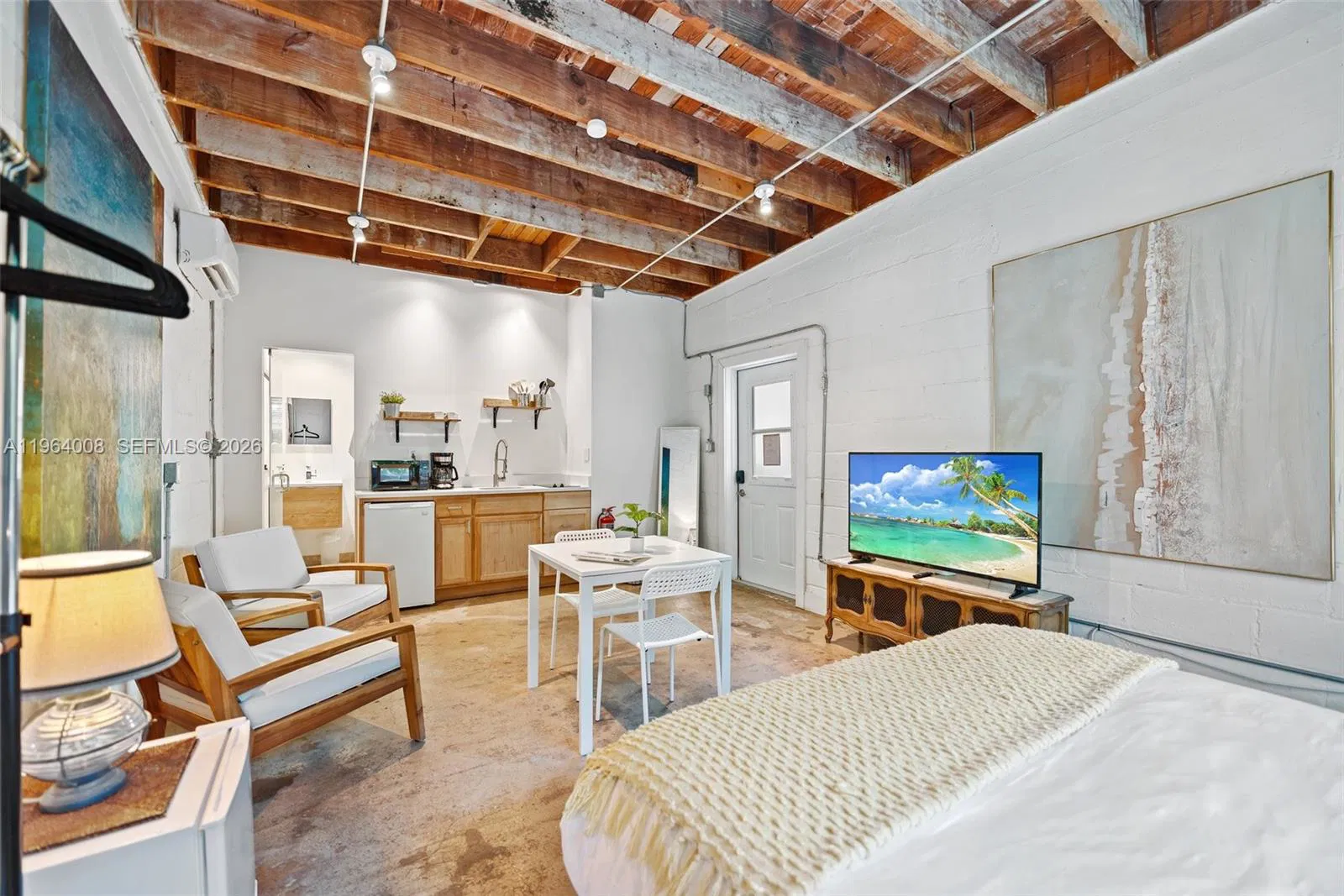 Profitable Bed  Breakfast with Legal Short Term Rental Permit