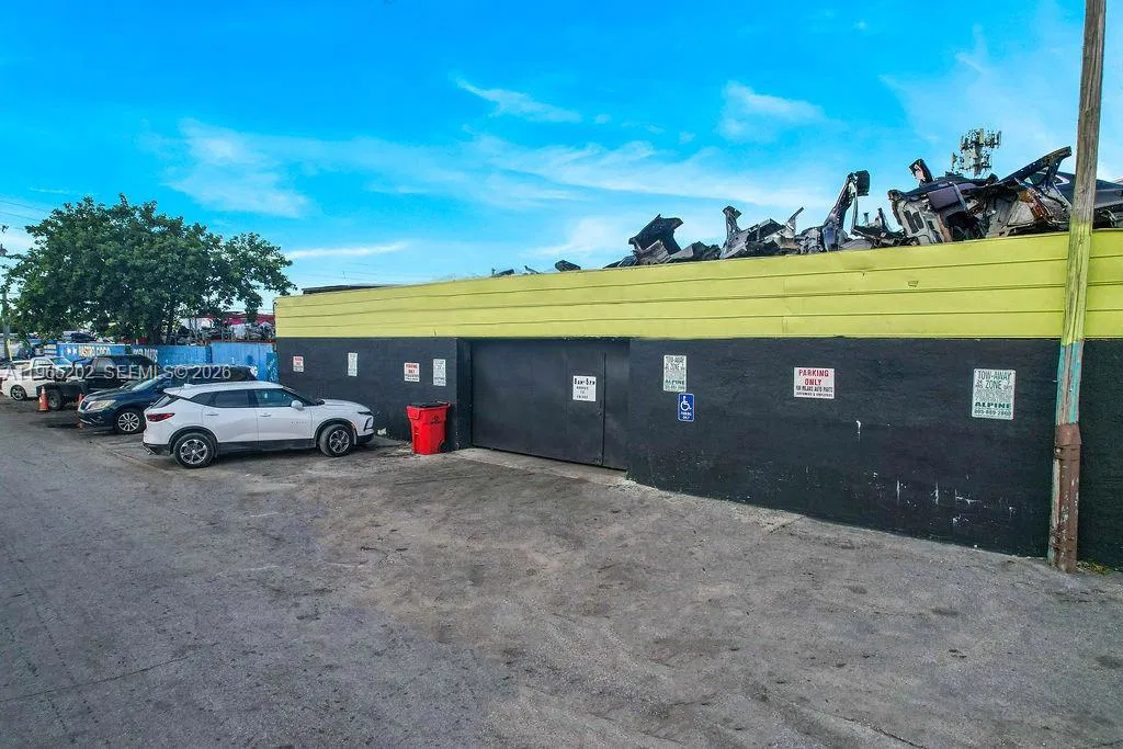 Turnkey Salvage Yard with Robust Online Sales