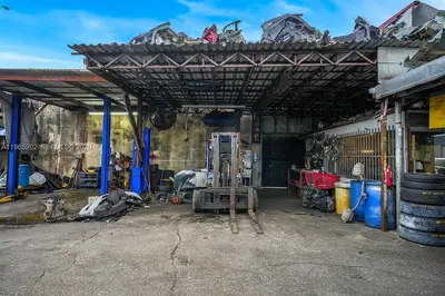 Turnkey Salvage Yard with Robust Online Sales