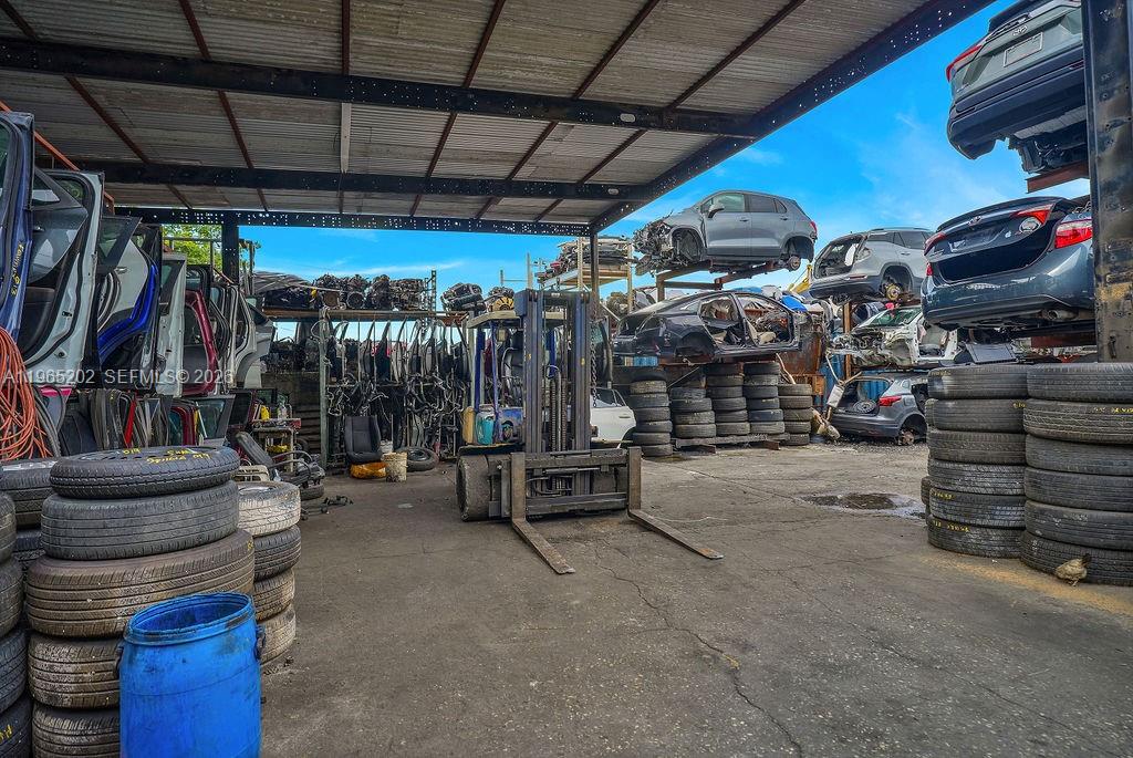 Turnkey Salvage Yard with Robust Online Sales