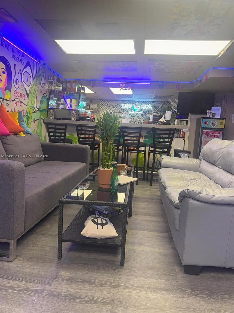 Turnkey Kava Bar  Hookah Lounge with Prime Miami Location
