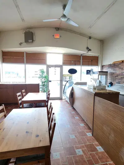 Turnkey Bakery Restaurant with Prime Location