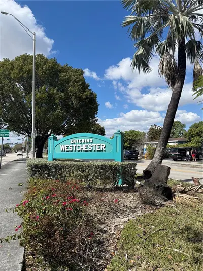 Profitable Retail Smoke Shop with High Visibility