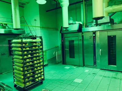 Established Wholesale Latin Bakery with Industrialized Processes