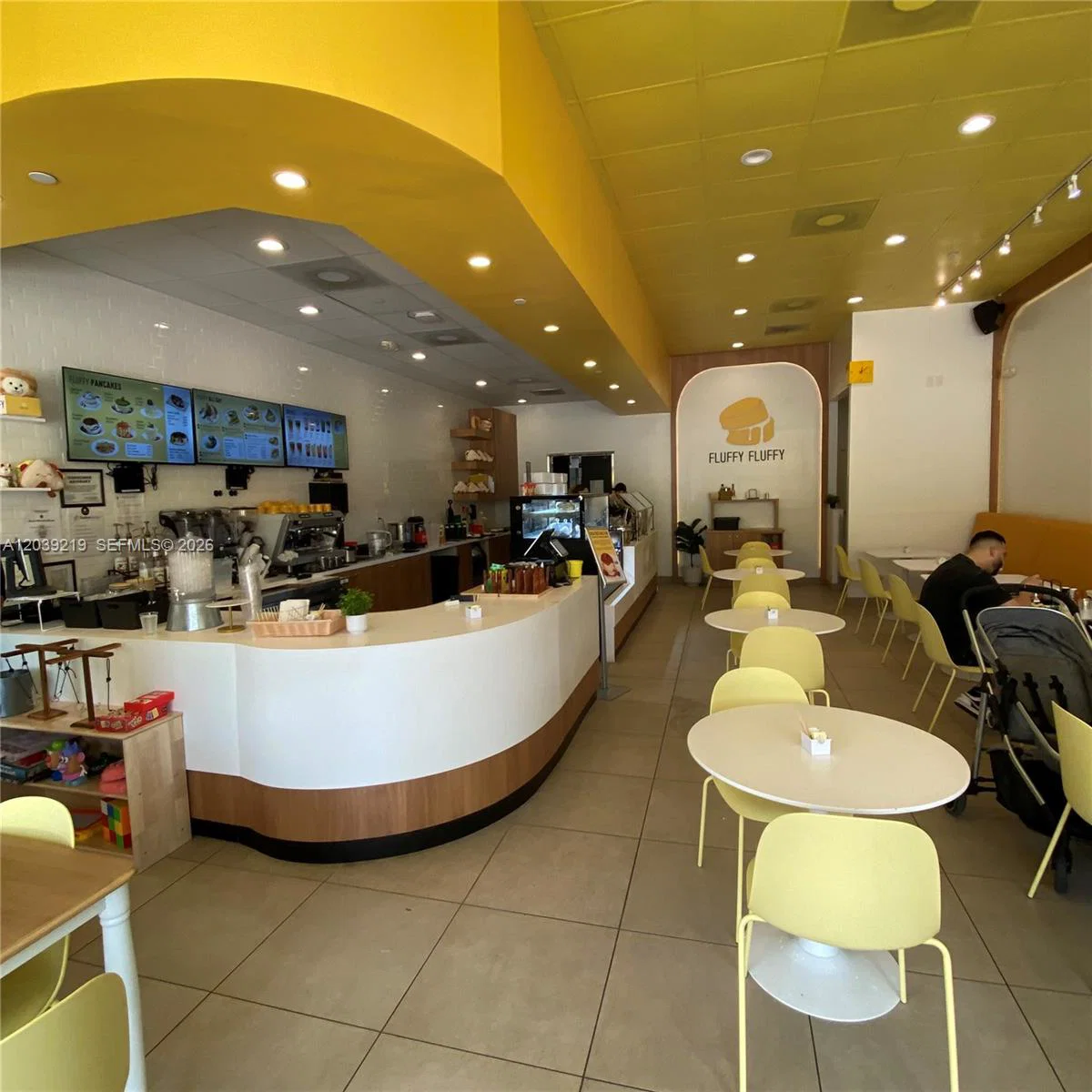Thriving Japanese Souffl Pancake Cafe with High Monthly Sales