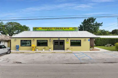 Premier Commercial Property with Highway Frontage