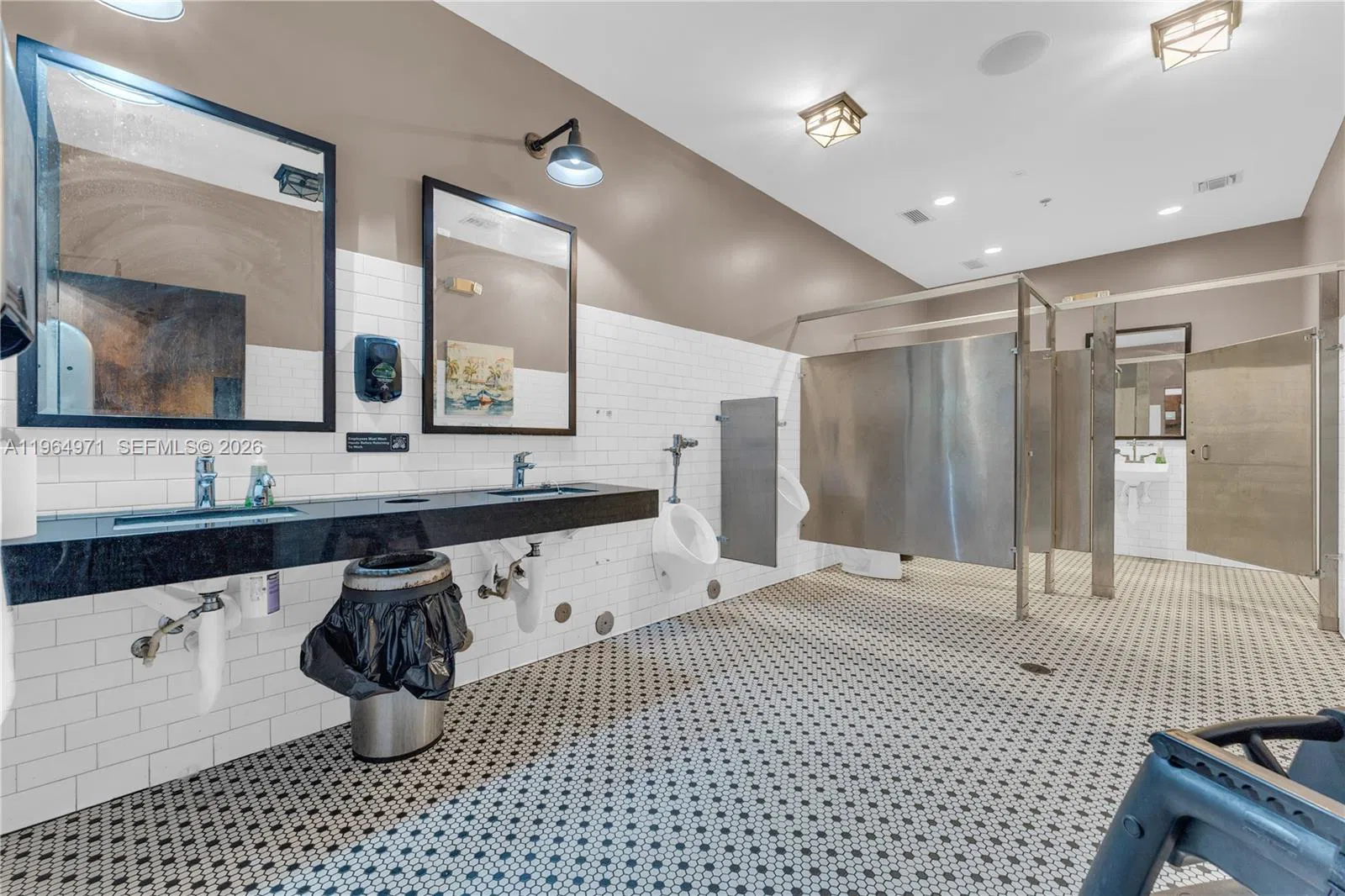 Complete Restaurant and Bar Equipment Package with Entertainment Stage