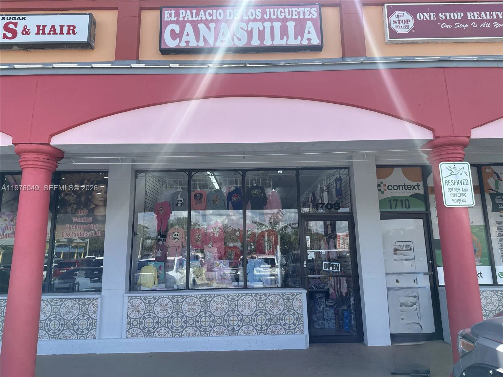 Established Children's Clothing Store with Loyal Customer Base