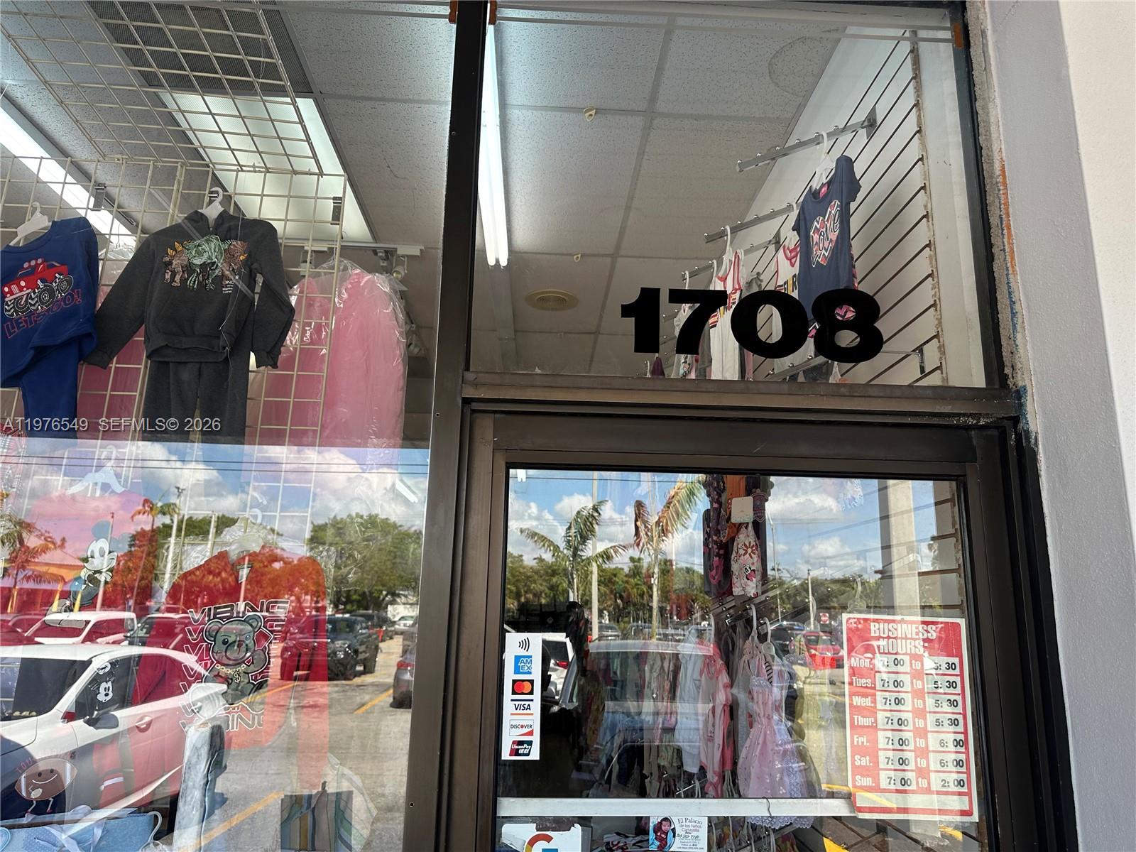 Established Children's Clothing Store with Loyal Customer Base