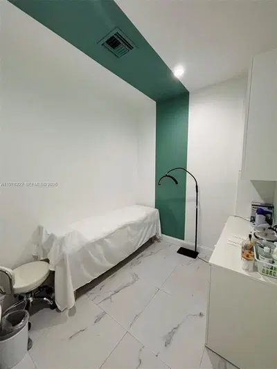 Turnkey Nail Salon with Over 3,200 Registered Clients