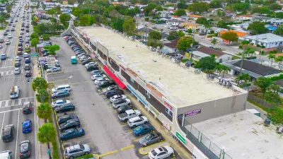 Profitable Retail Business with High Visibility on Calle 8