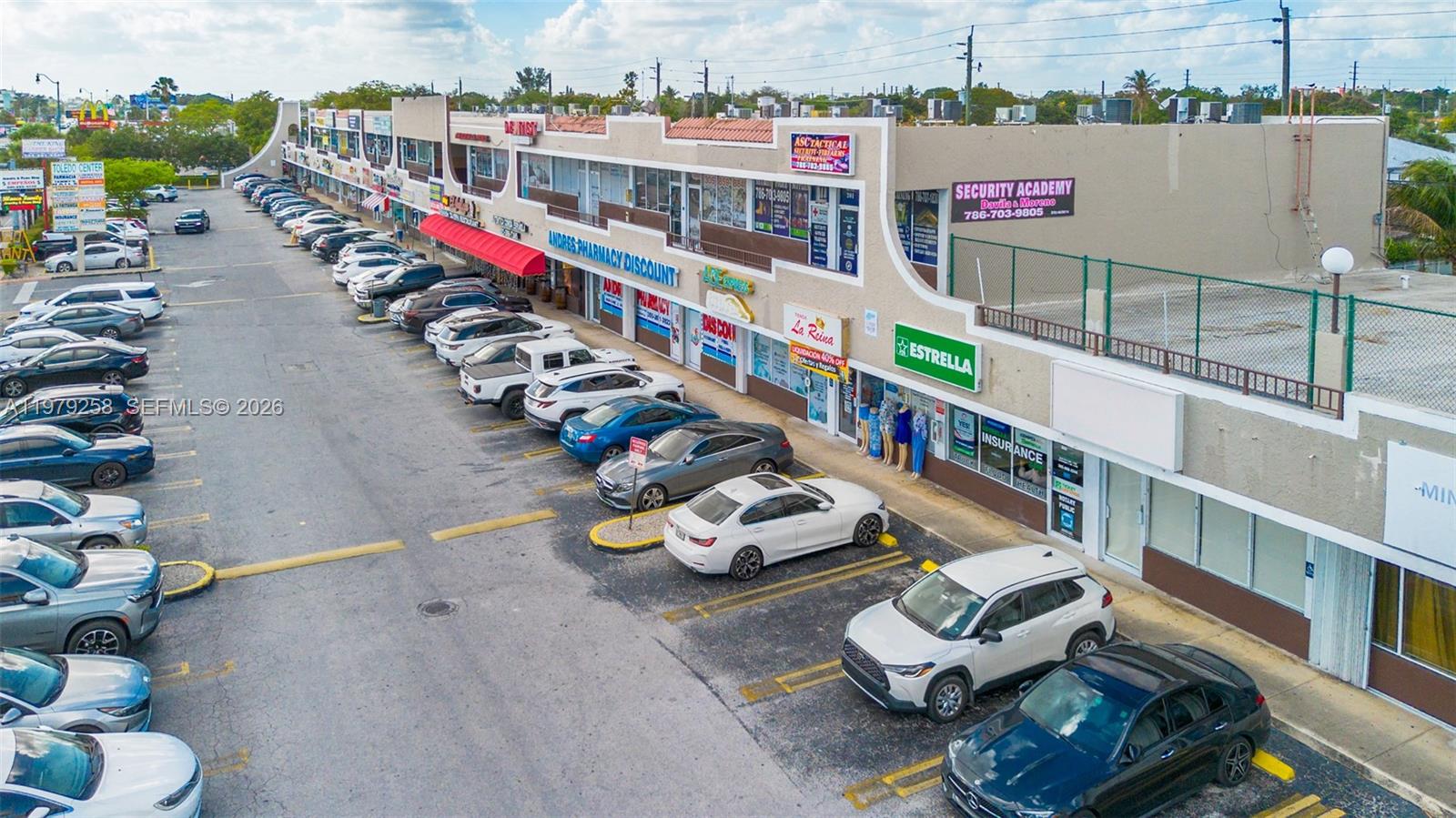 Profitable Retail Business with High Visibility on Calle 8
