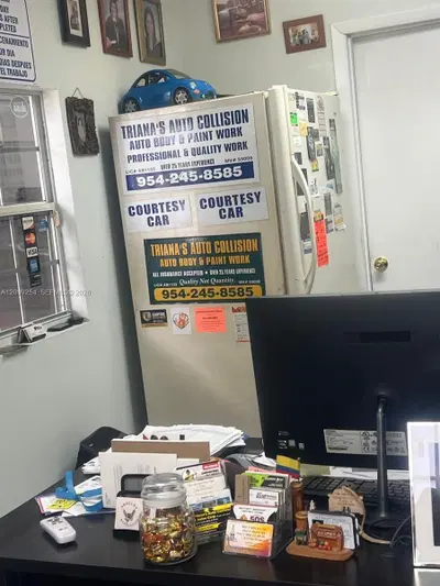 Established Automotive Body Shop with Existing Client Network