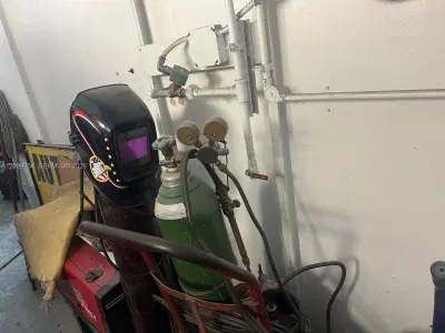 Established Automotive Body Shop with Existing Client Network