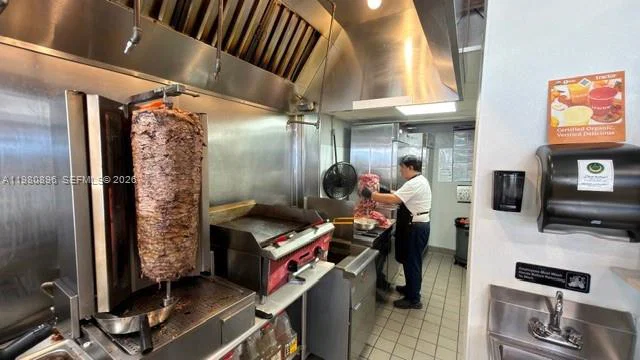 Premier Gyro Restaurant with 5 Star Reviews and Beer and Wine License