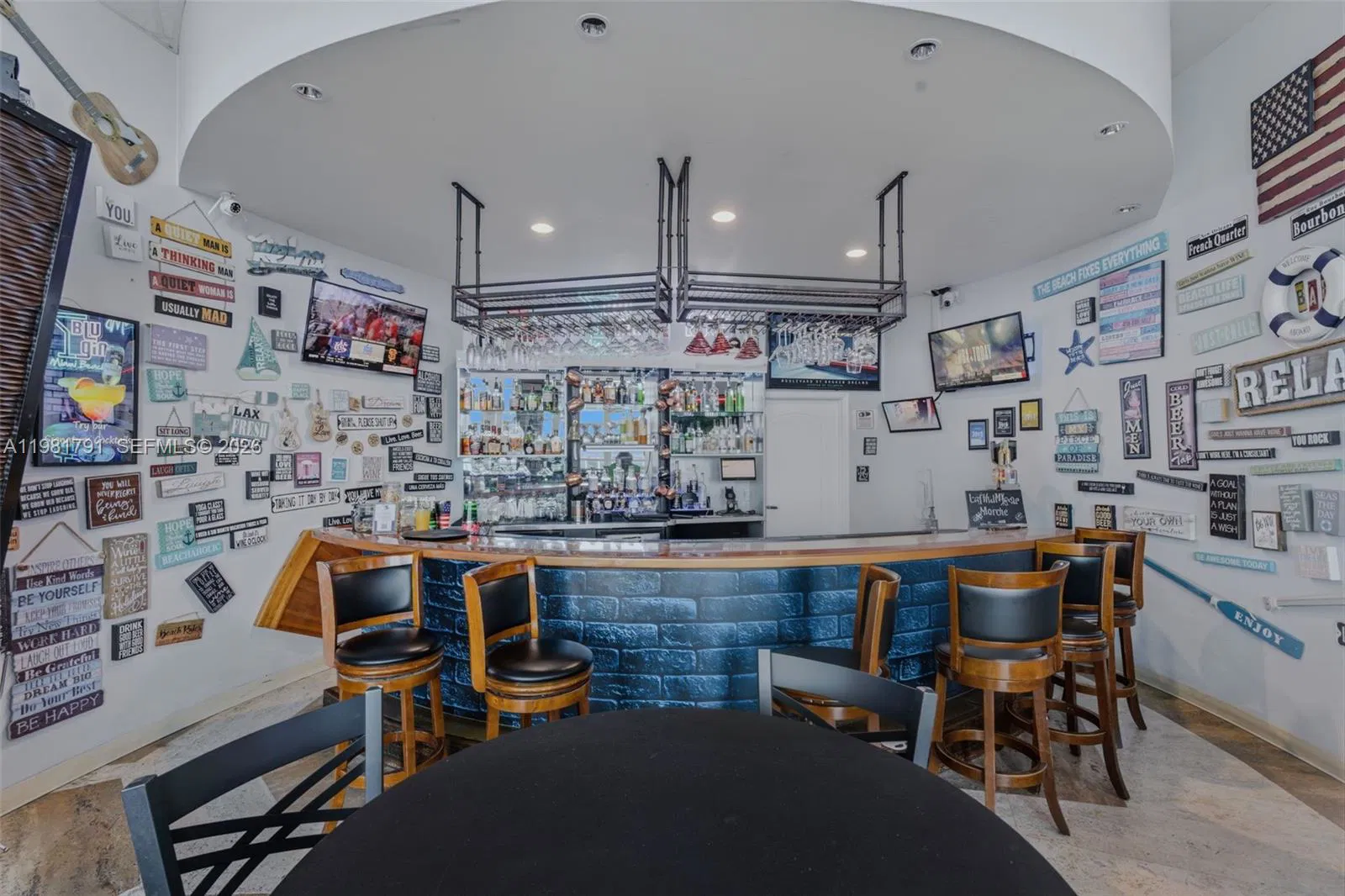 Complete Oceanfront Restaurant and Lounge Asset Package