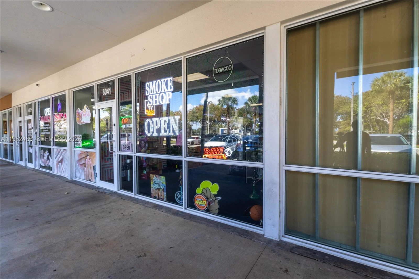 Turnkey Smoke Shop with High Visibility and Steady Foot Traffic