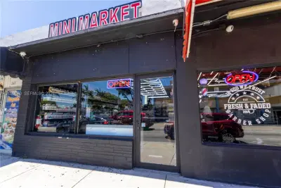 Turnkey Smoke Shop with Prime Retail Location