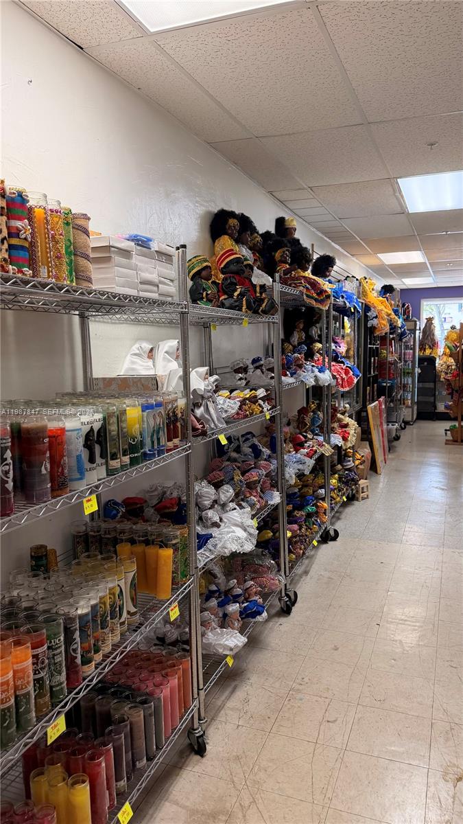 Thriving Botanical Business in High Visibility Plaza