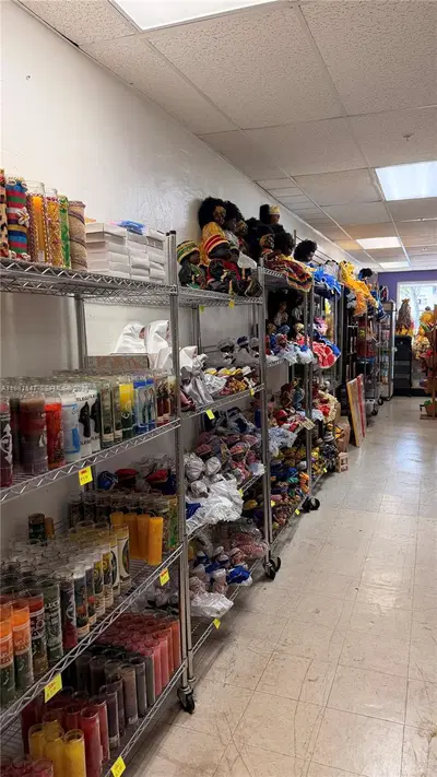 Thriving Botanical Business in High Visibility Plaza