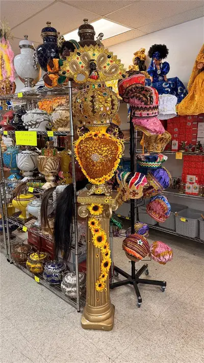 Thriving Botanical Business in High Visibility Plaza