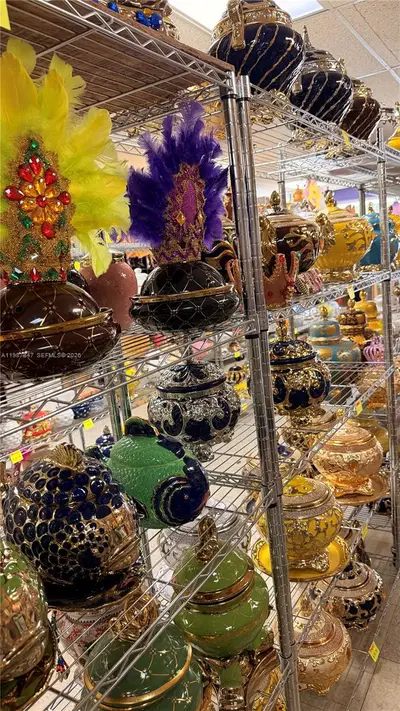 Thriving Botanical Business in High Visibility Plaza