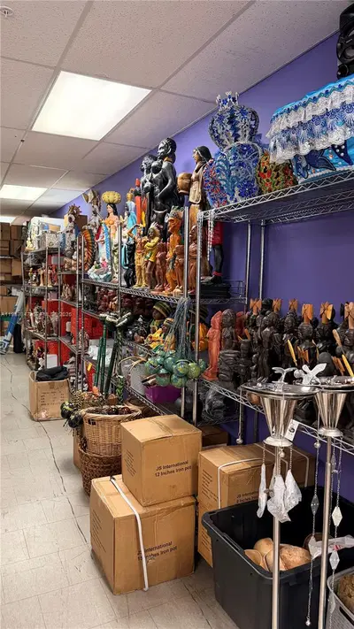 Thriving Botanical Business in High Visibility Plaza