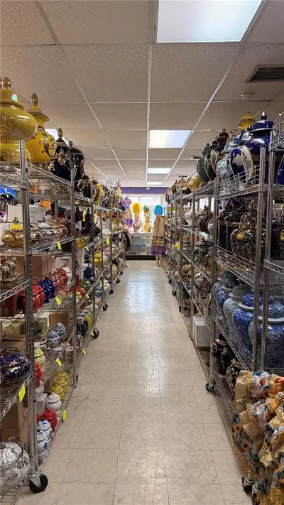 Thriving Botanical Business in High Visibility Plaza