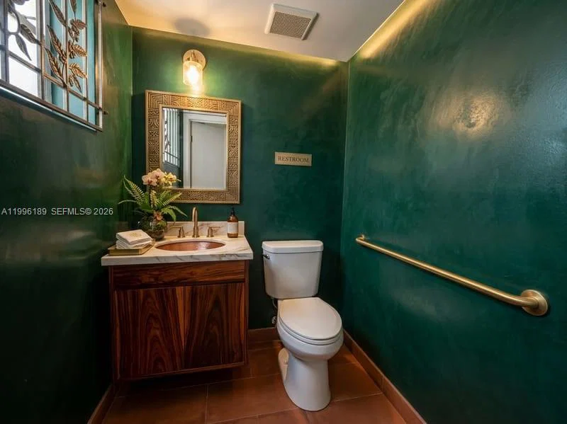 Turnkey Latin Restaurant and Bakery with Three Income Streams