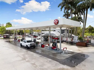 Premier Gas Station Business with High Traffic Location