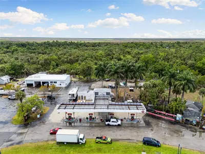 Premier Gas Station Business with High Traffic Location