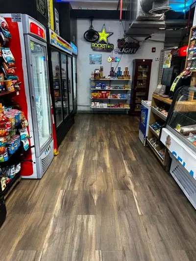 Vibrant Cuban Retailer with Multiple Revenue Streams