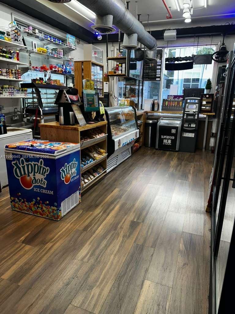 Vibrant Cuban Retailer with Multiple Revenue Streams
