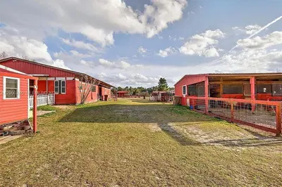 Established Petting Zoo with Extensive Animal Infrastructure